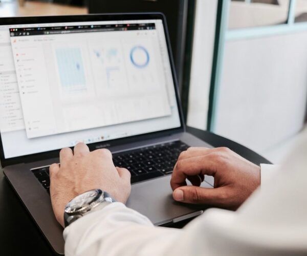 Chatsonic : une IA conversationnelle pour le marketing digital